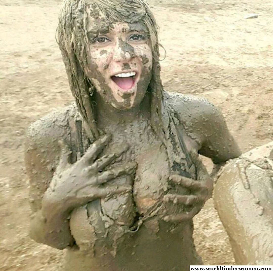 Naked Girls Drown In The Thick Mud