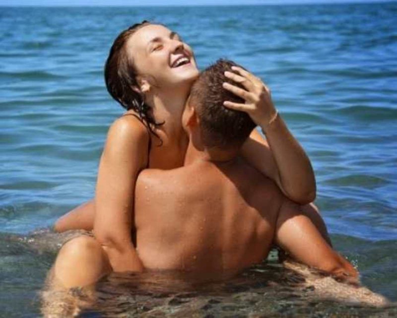 Make love on the seashore