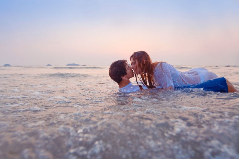 In love couples at sea