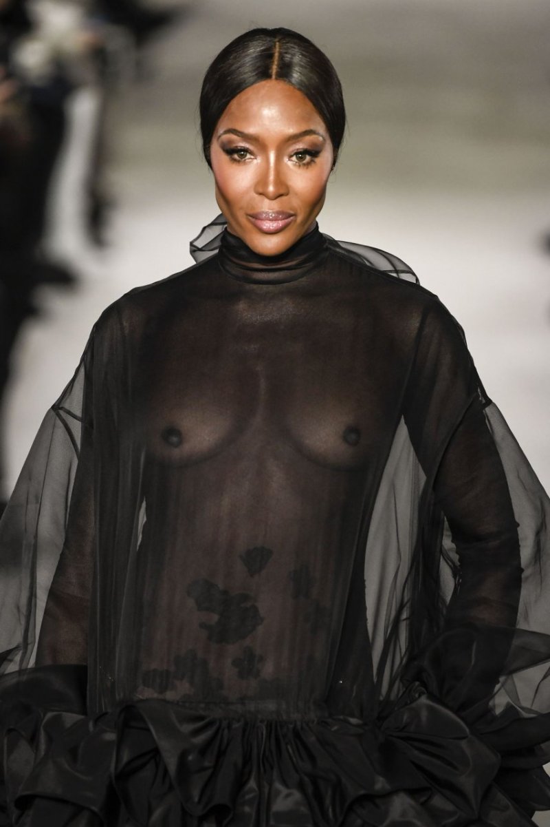 Naomi Campbell Topless