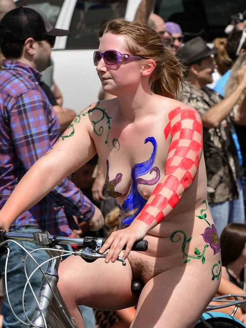 Small breasts at the fashion show