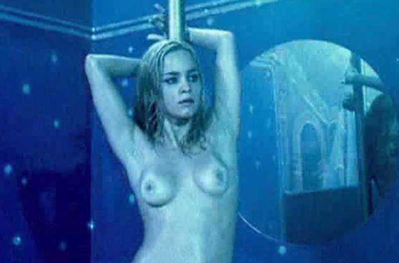 Actress Alice Braga Naked