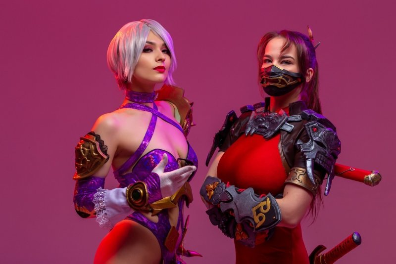 Zhenya Beetle cosplayers