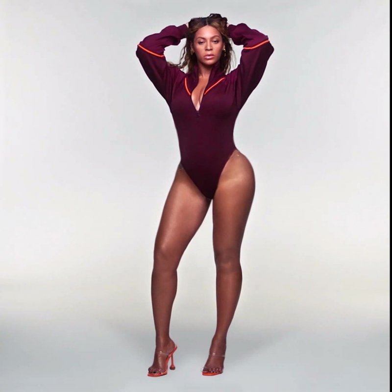 Beyoncé in a swimsuit without Photoshop 2020
