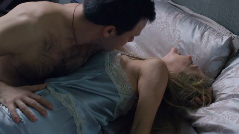 Daria Baranova Actress House with lilies