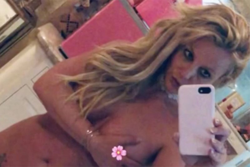 Britney Spears Toples 2021