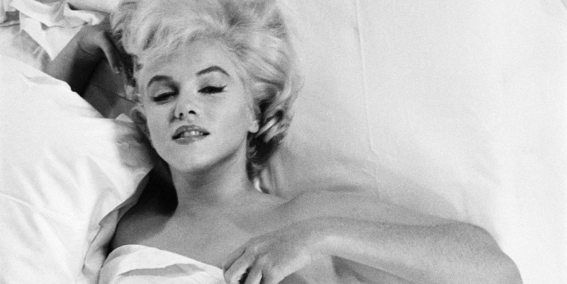 Marilyn Monroe has sex. A photo