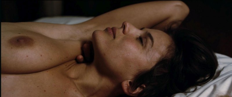 Naked in the movie actress Elena Anaya