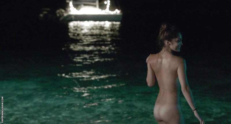 Lola Le Lann awkward moment