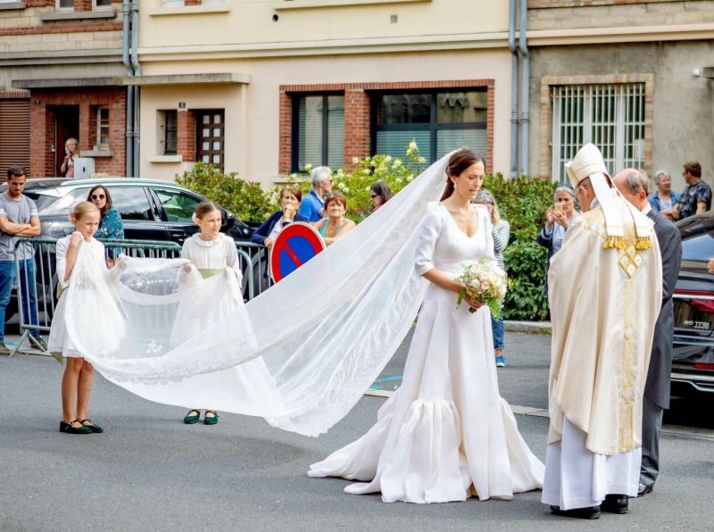 Wedding styles in 4 weddings