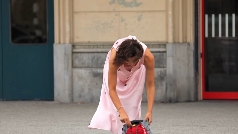 The mood of the cat on the tail