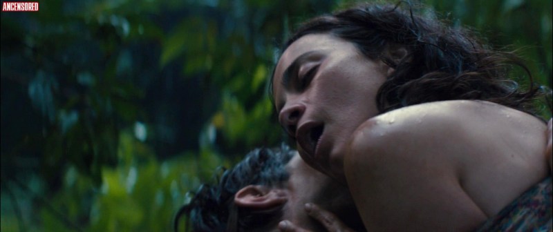 Naked Alice Braga boobs