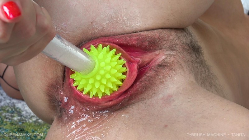 Toilet ruffs in the vagina