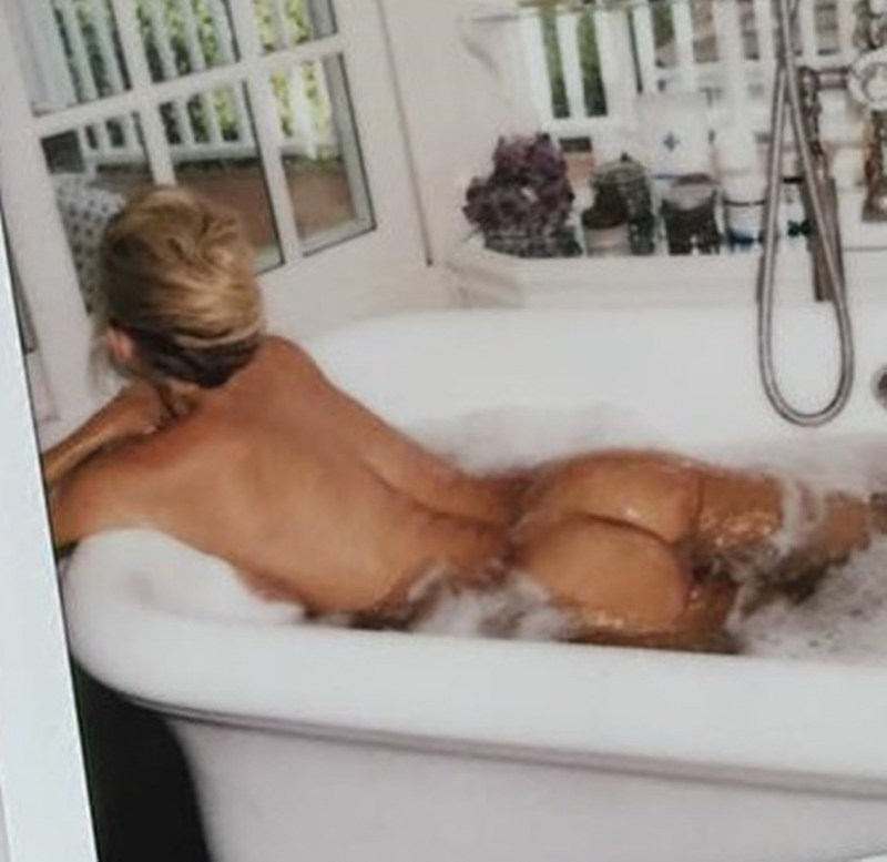 Kate Hudson hot