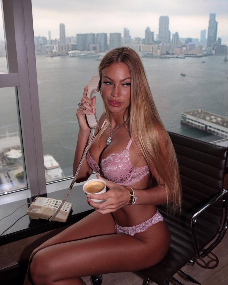 Nikki Benz Busty Blonde