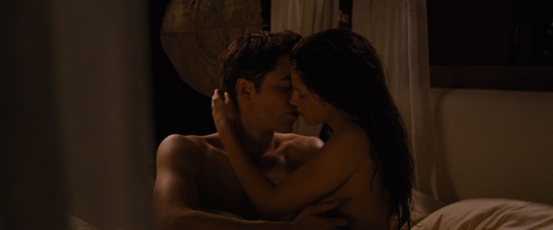 Twilight bed scene Edward and Bella