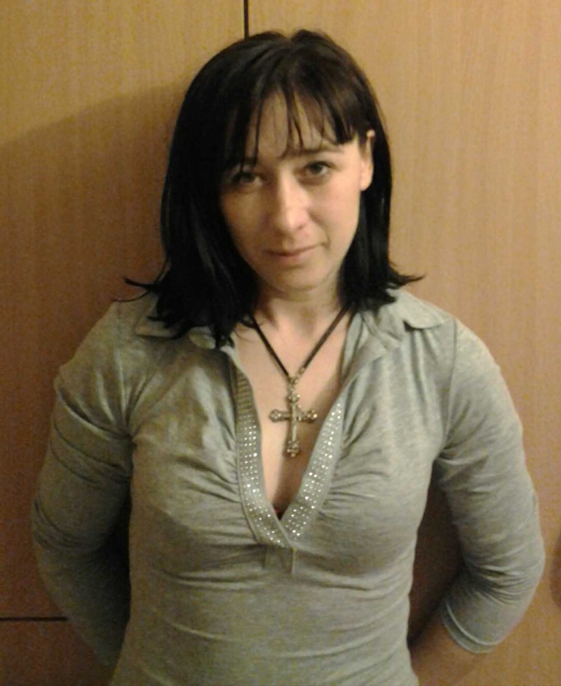 Sarah young natural breasts