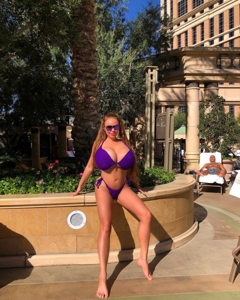 BBW 18 years old personal selection