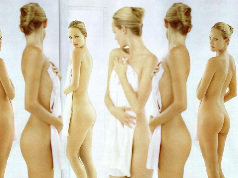 Amber Valletta Naked in the film