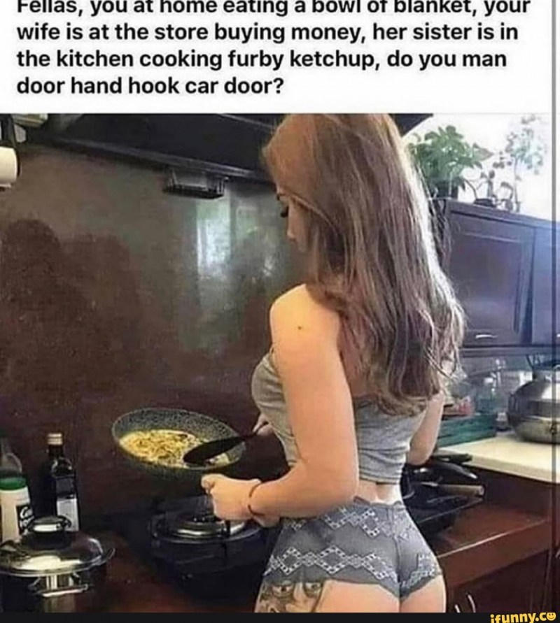 Wife sucked in the kitchen