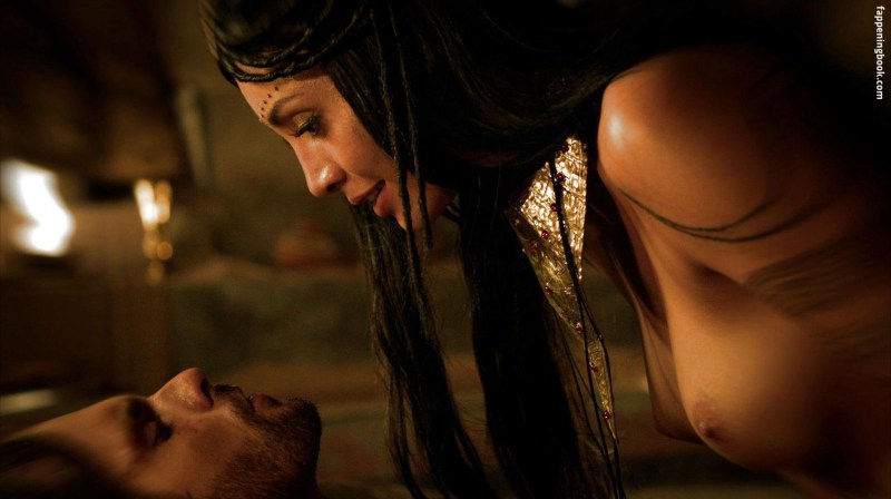 Carolina Hoierra da Vinci Nude