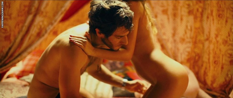 Ursula Korbero naked photos