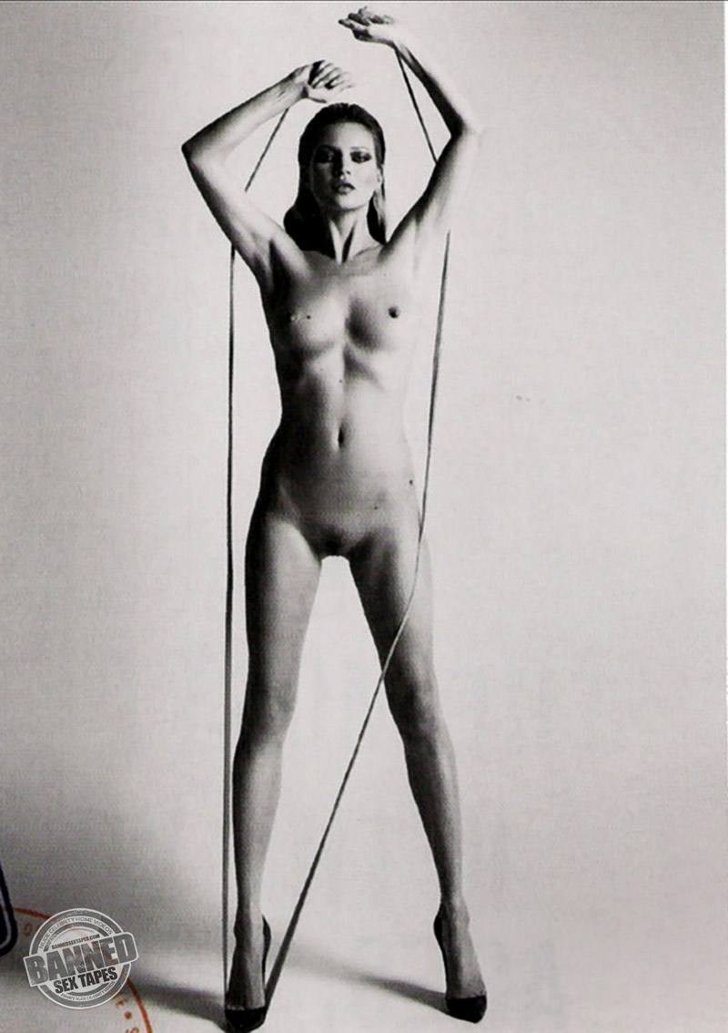 Amber Valletta in his youth naked