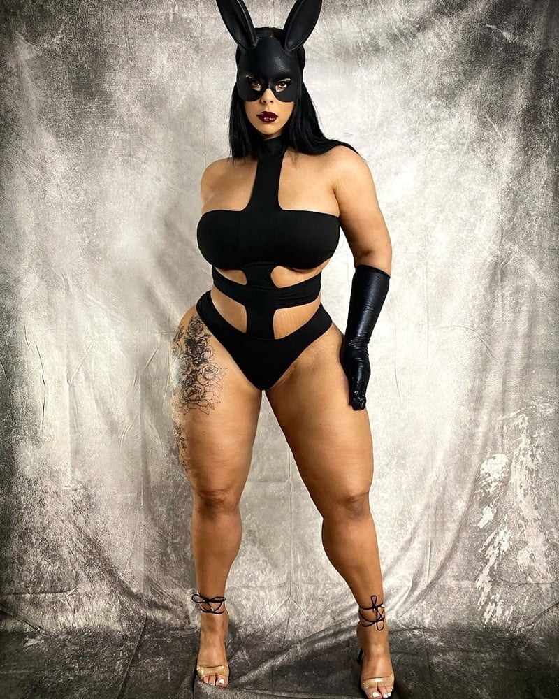 Photo shoots naked Sarah Sunshine