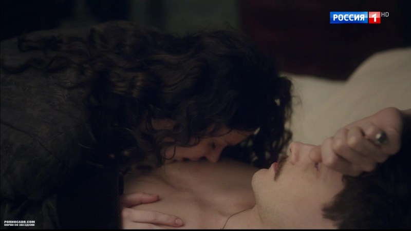 Sucking a beautiful brunette