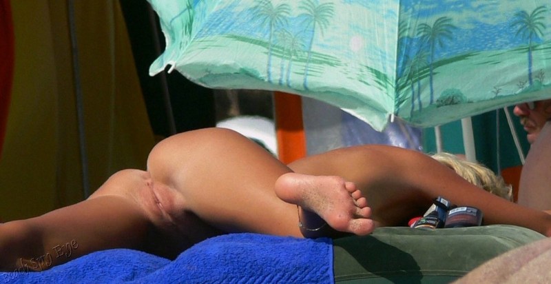 Showed a vagina on the beach