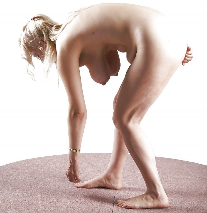 The girl is preparing for the Buhm Blowjob