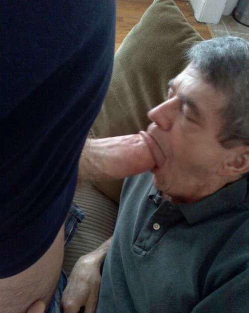 Old cock cums in mouth