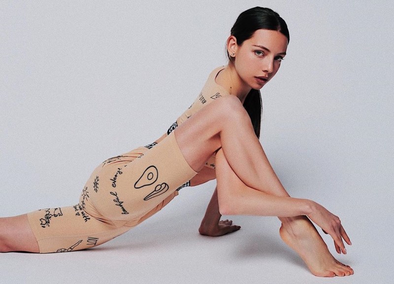 Julia Rybakova plus saz