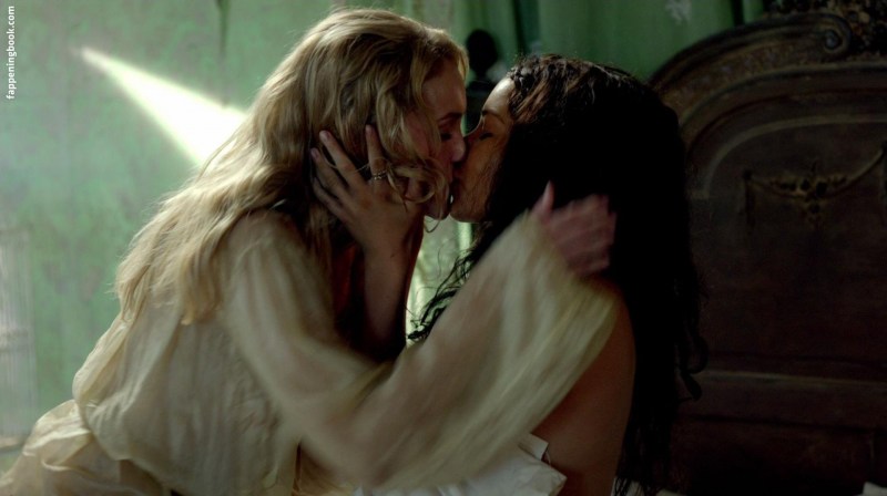 Jessica Parker Kennedy black sails