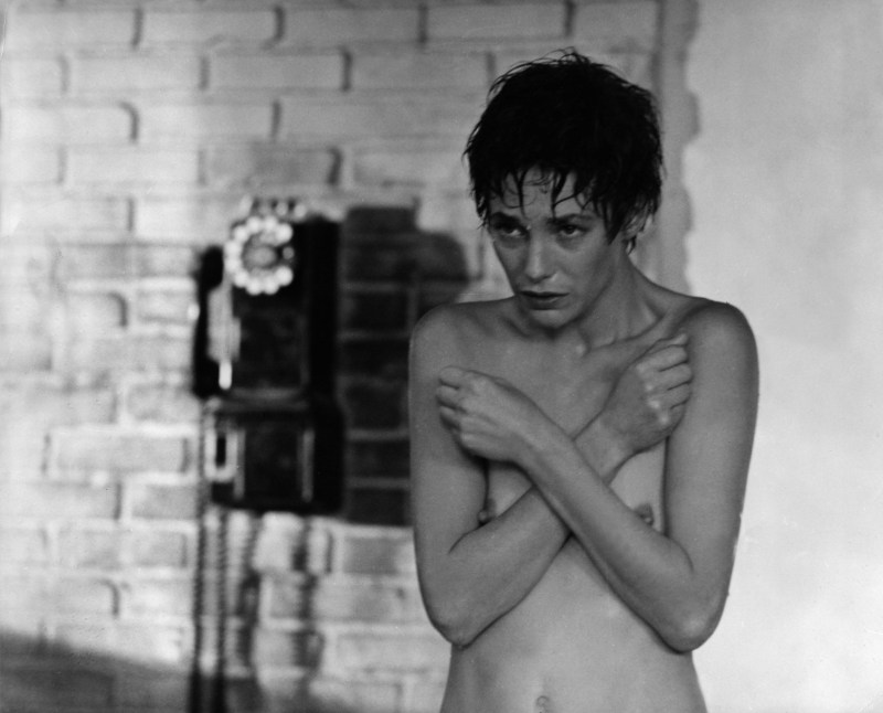 Jane Birkin lesbian kisses scene