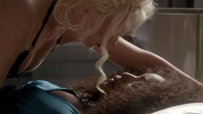 Angela Bassett hot legs