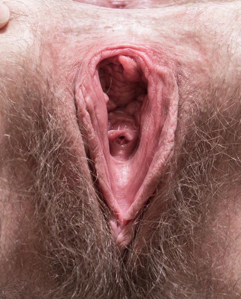 Cum in a mature hairy vagina
