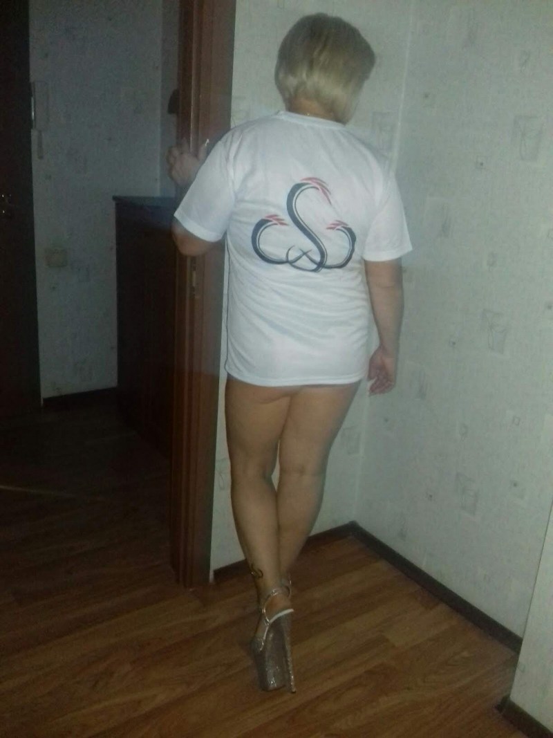 Pearing a swimsuit for rhythmic gymnastics