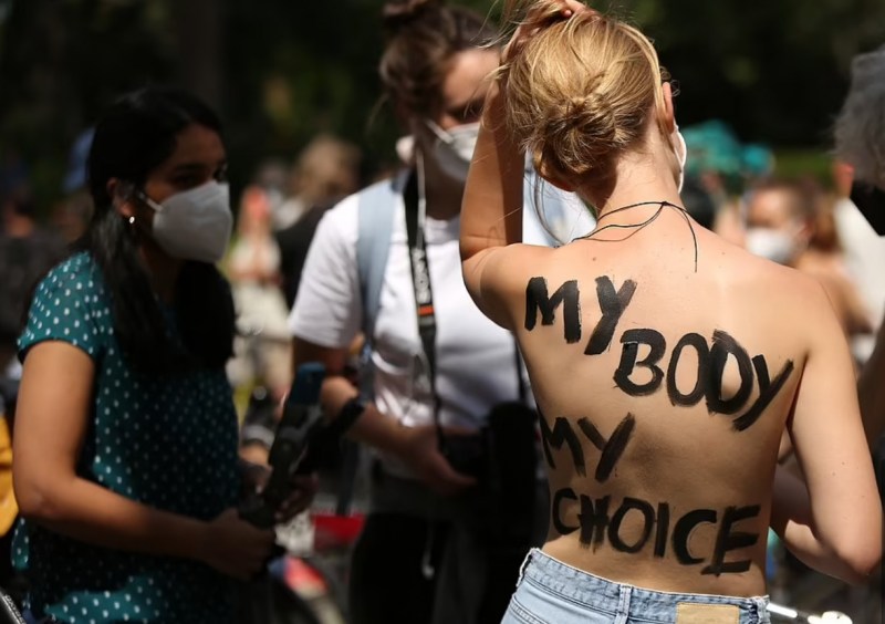 Many beautiful and naked girls