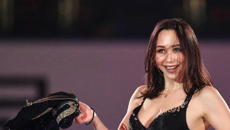 Elizaveta Tuktamysheva Stewardess