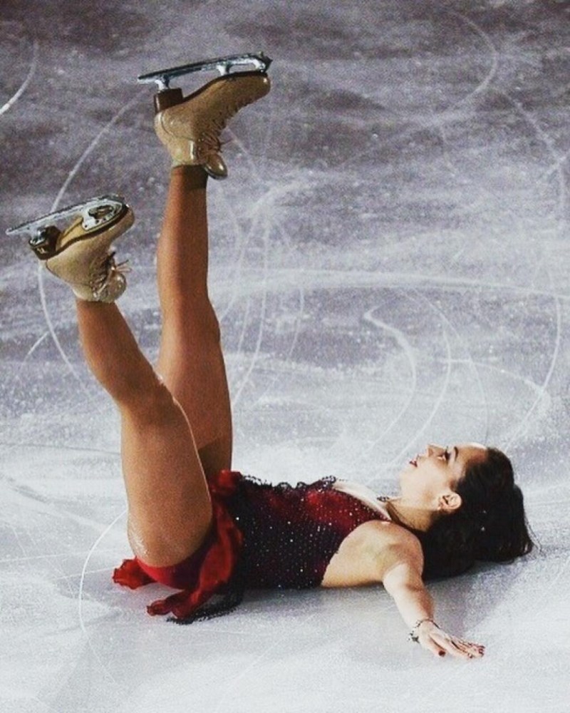 Elizaveta Tuktamysheva in underwear