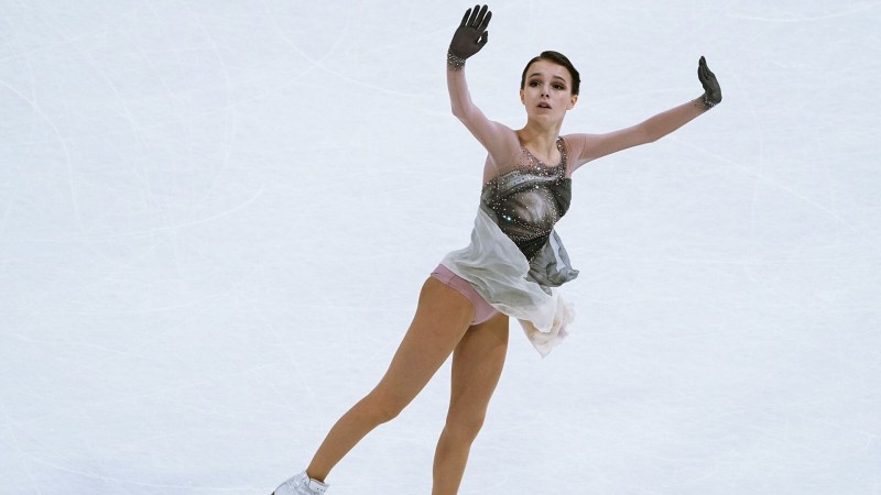 Naked skaters of a woman