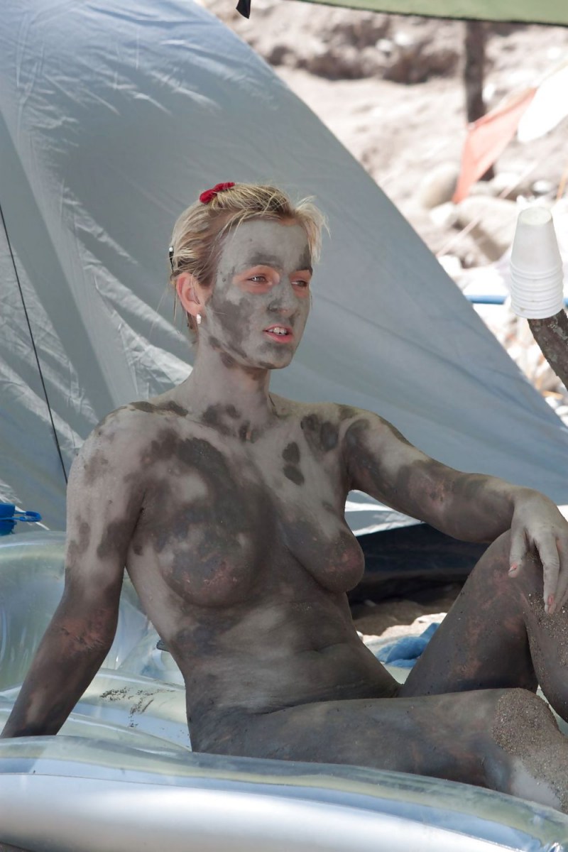 Bianca Bowshamp in mud 18