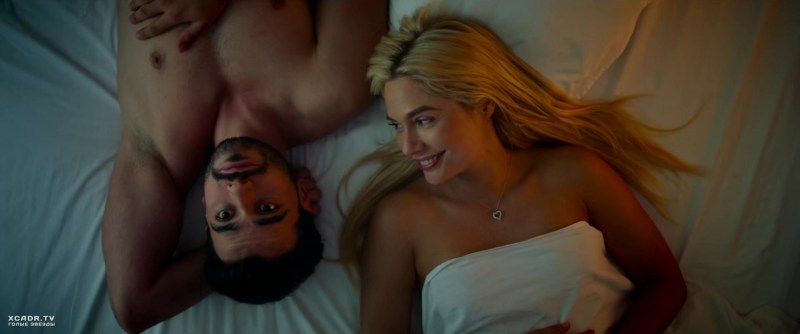 Dakota Sky porn actress