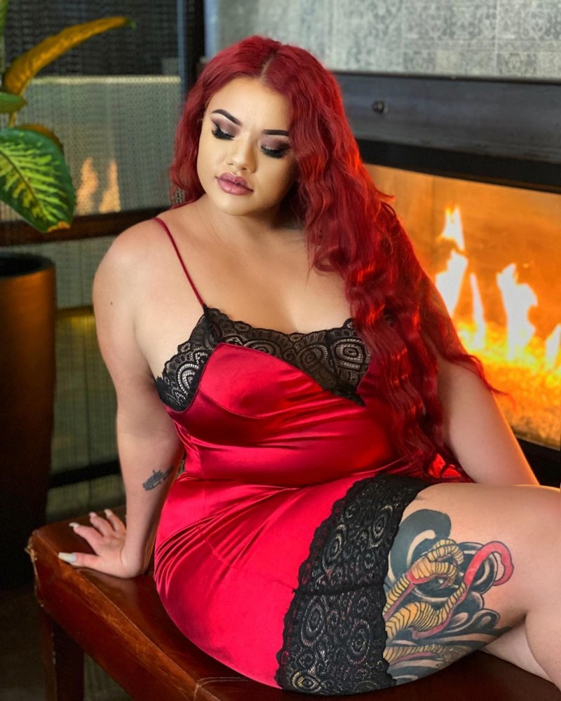 Model Plus Saise Stefani Gonsales