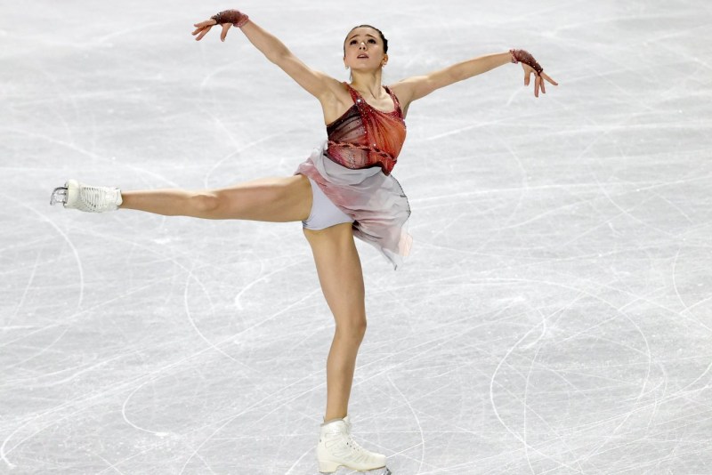 Kaitlin Weaver skater