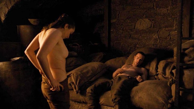 Arya and Gendri bed scene