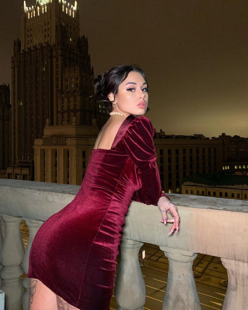 Dina Saeva is a figure