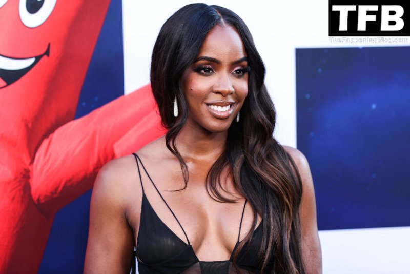 Kelly Rowland hot