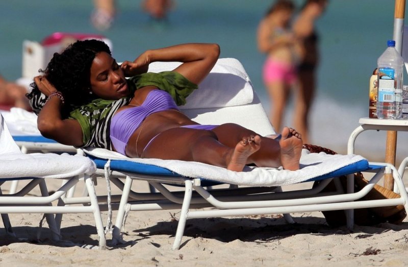 Singer Kelly Rowland hot